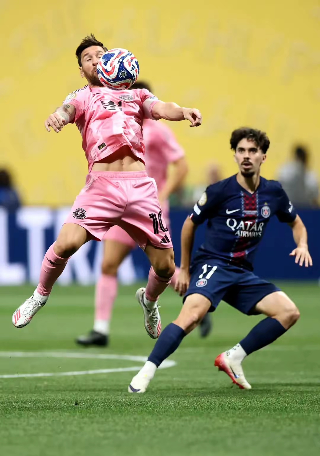 关于赛地聚焦——德甲国际比赛日热度飙升，里昂单刀错失，赛场秩序良好，赛季目标并未改变的信息